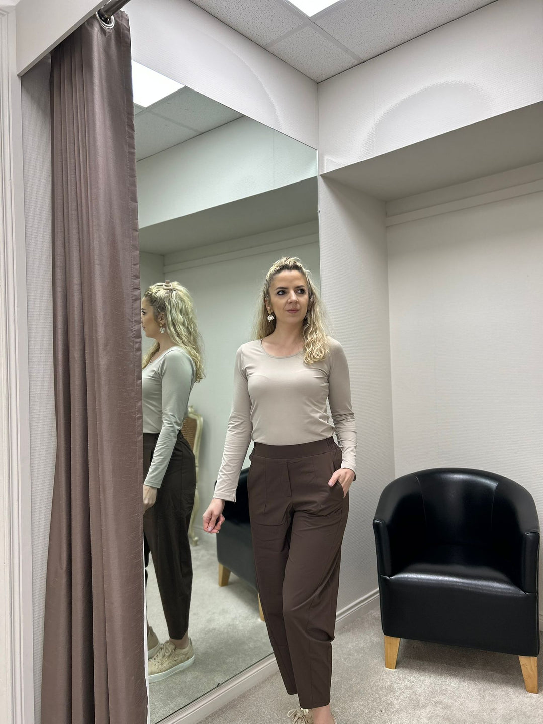 Lightweight Cropped Barrel Travel Trousers, Mocha